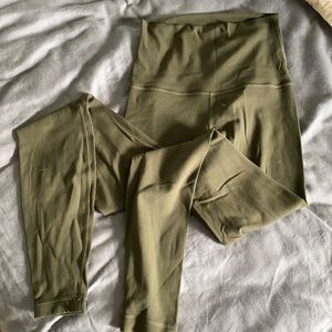 LULULEMON ALIGN™ SUPER HIGH-RISE PANT 28"
Dark Olive